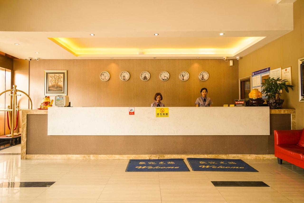 Jia Mei Xin Holiday Hotel Baiyun Airport Branch Canton Esterno foto