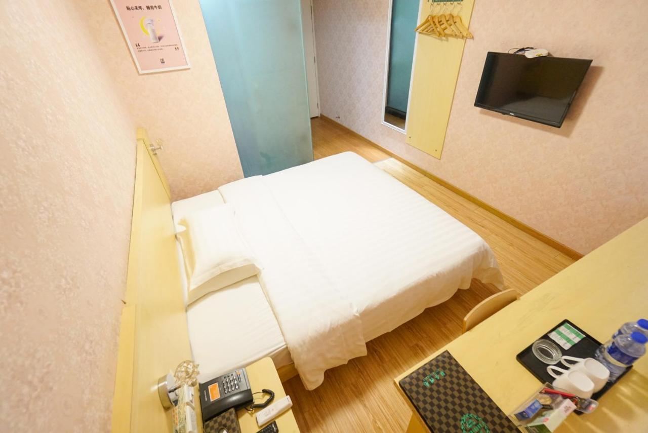 Jia Mei Xin Holiday Hotel Baiyun Airport Branch Canton Esterno foto